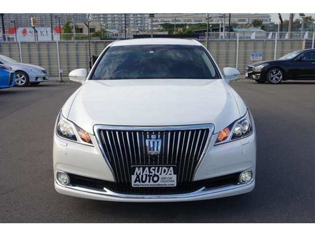 Toyota CROWN MAJESTA 2016-01 10496-1