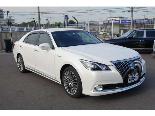 Toyota CROWN MAJESTA 2016-01 10496-2