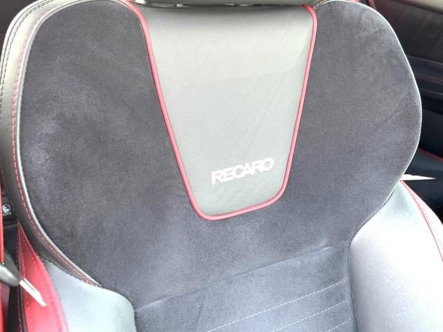 Subaru WRX STI 2018-07 13527-7