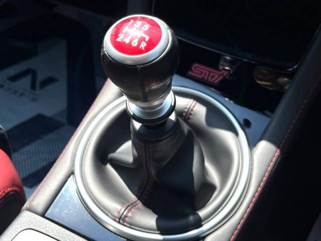 Subaru WRX STI 2018-07 13527-6