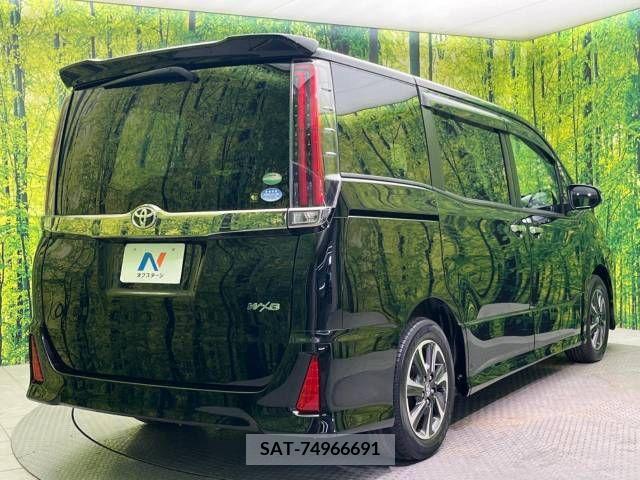 Toyota NOAH 2018-11 392806-18