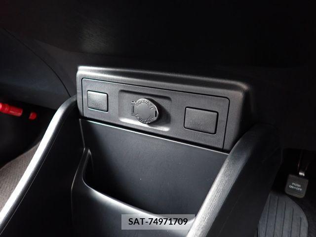 Daihatsu MEBIUS 2017-06 371691-28