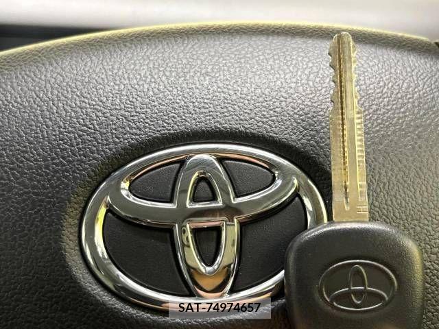 Toyota AQUA 2019-04 291855-7