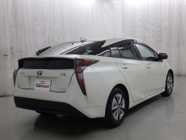 Toyota PRIUS 2016-09 16618-5