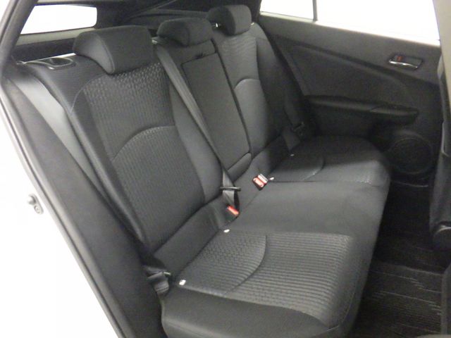 Toyota PRIUS 2016-09 16618-23