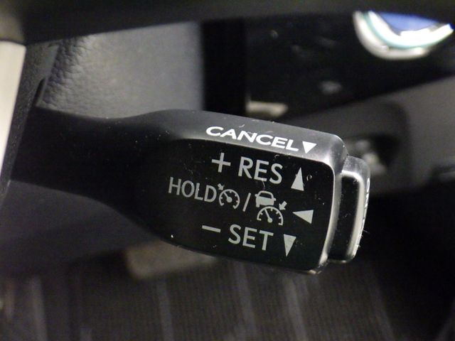 Toyota PRIUS 2016-09 16618-12