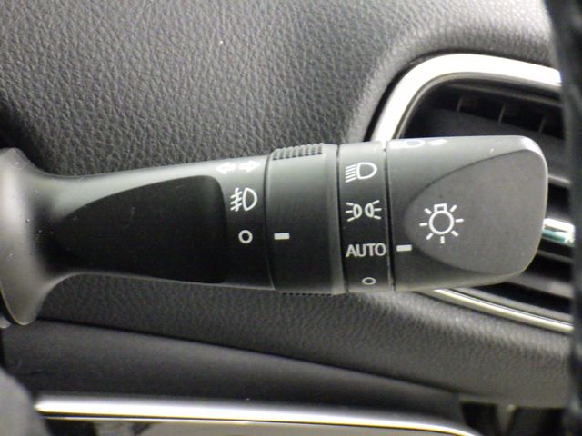 Toyota PRIUS 2016-09 16618-18