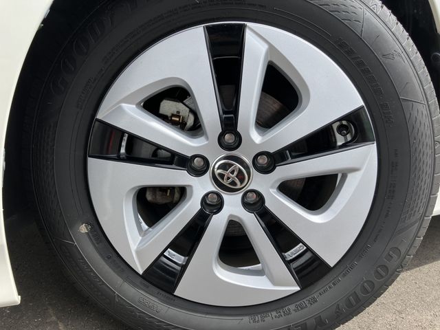Toyota PRIUS 2016-09 16618-28