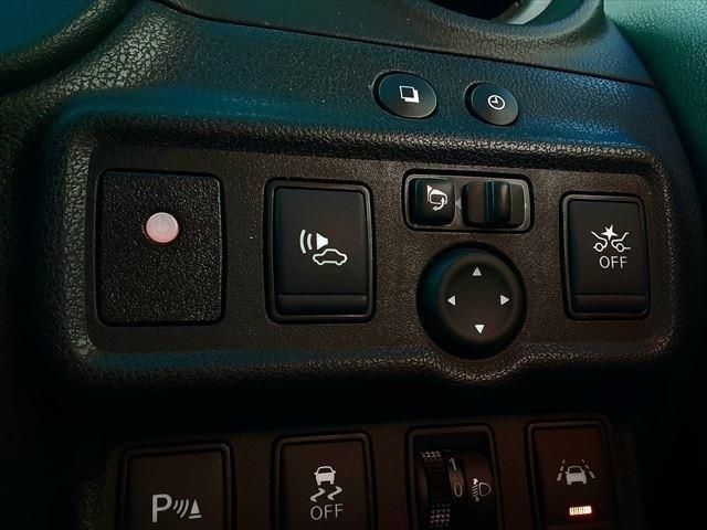 Nissan NOTE 2019-04 190383-29