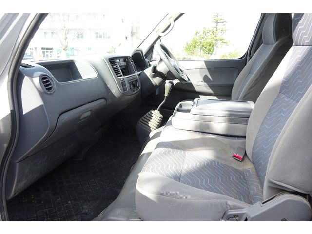 Nissan CARAVAN VAN 2004-09 22082-2