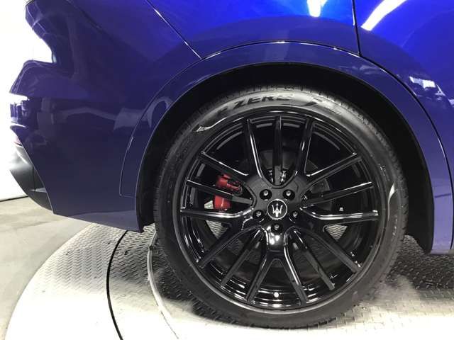 Maserati LEVANTE 2022-11 4817-10