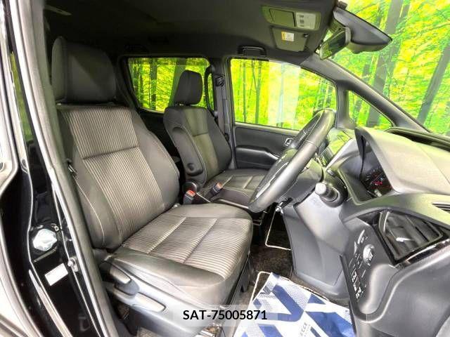 Toyota VOXY 2018-10 231405-8