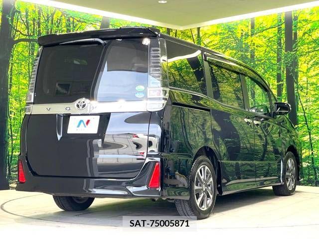 Toyota VOXY 2018-10 231405-17