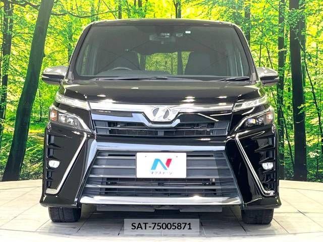 Toyota VOXY 2018-10 231405-14