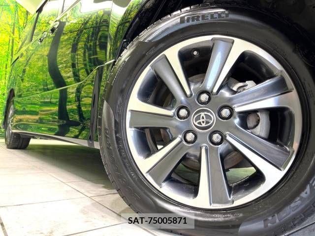 Toyota VOXY 2018-10 231405-13