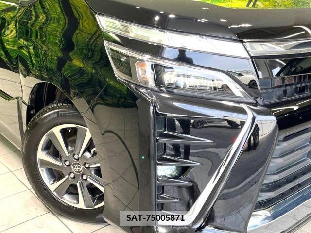 Toyota VOXY 2018-10 231405-12
