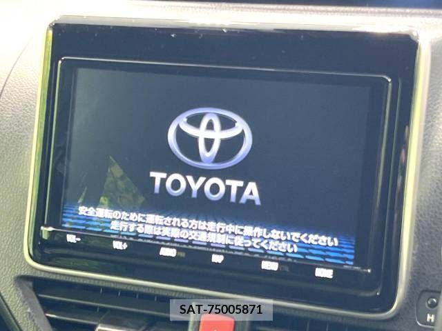 Toyota VOXY 2018-10 231405-3
