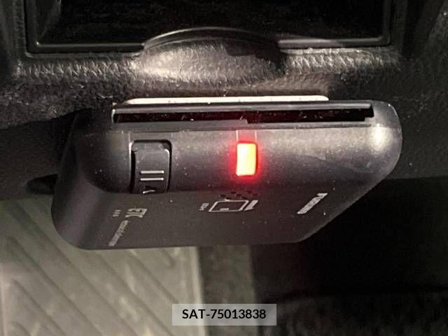 Toyota NOAH 2023-04 244487-6