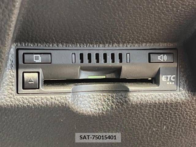 Toyota YARIS 2020-03 330384-6