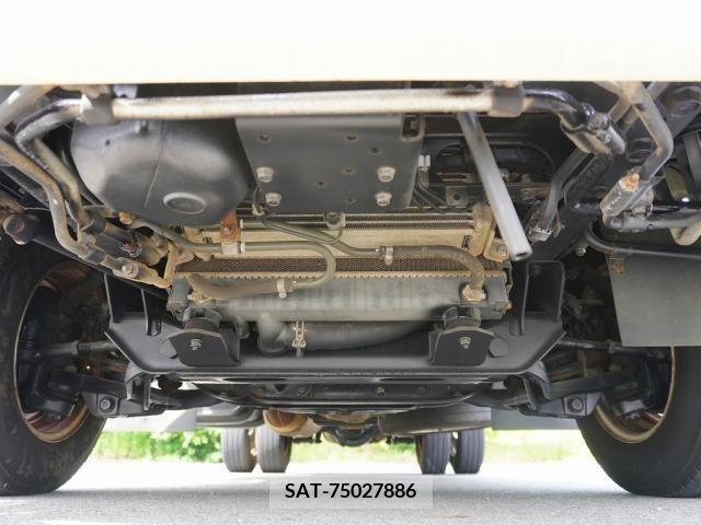 Mitsubishi CANTER 2016-03 380304-14