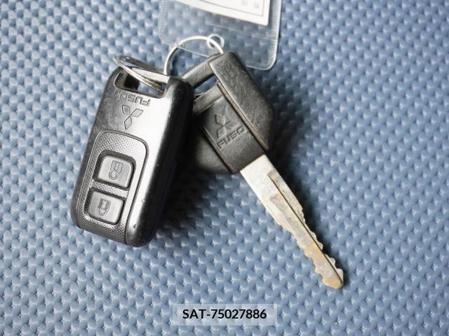 Mitsubishi CANTER 2016-03 380304-29