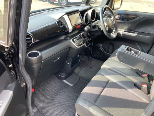 Honda N BOX CUSTOM 2015-02 193828-15