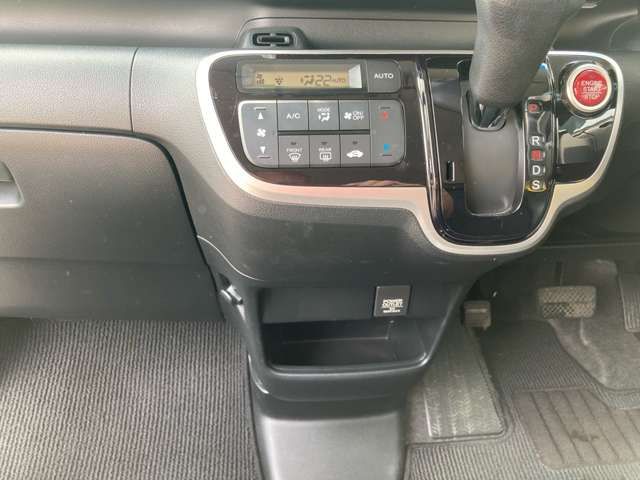 Honda N BOX CUSTOM 2015-02 193828-17
