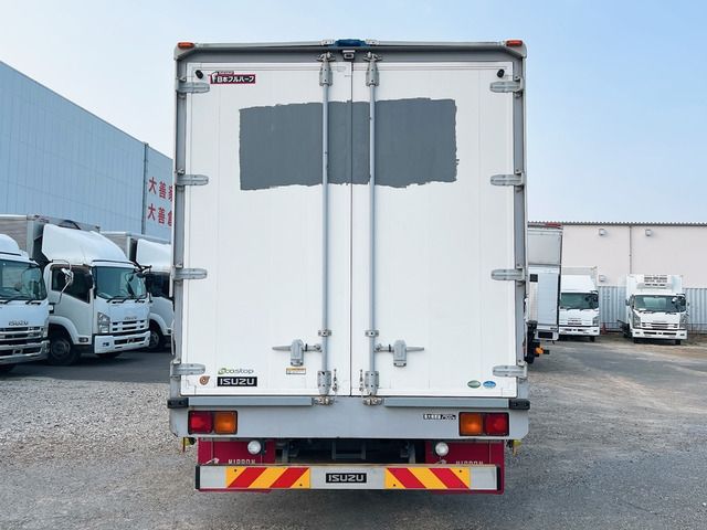 Isuzu FORWARD 2017-09 667-1