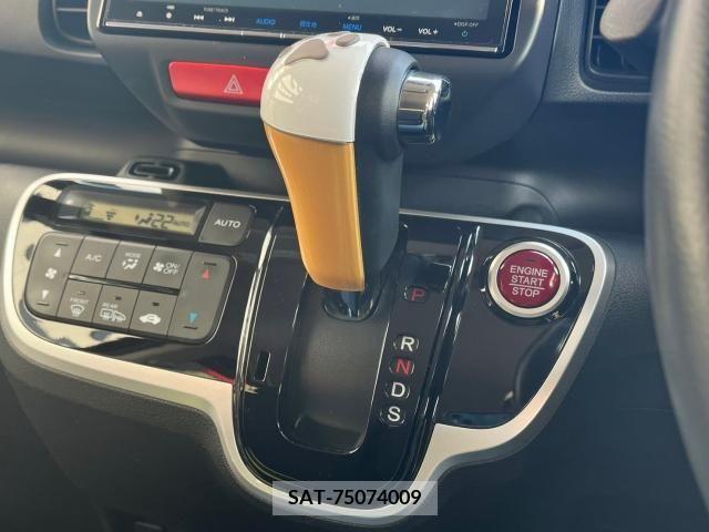 Honda N BOX 2017-06 306829-22