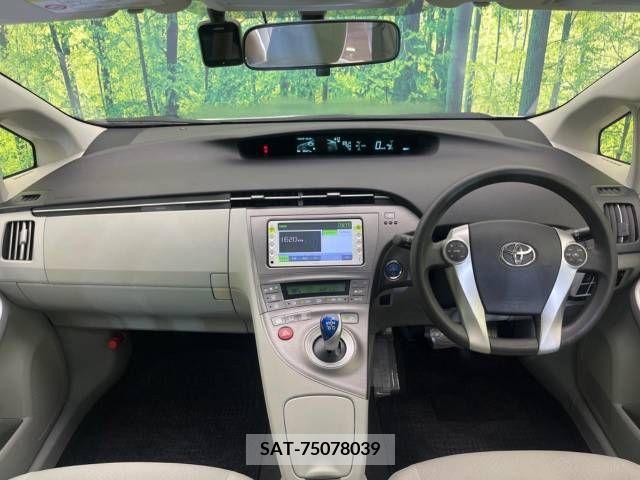 Toyota PRIUS 2012-02 366439-1