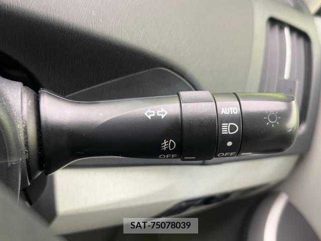 Toyota PRIUS 2012-02 366439-7