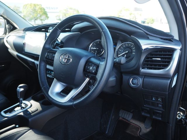 Toyota HILUX 2020-10 14134-1