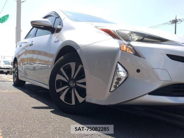 Toyota PRIUS 2017-10 366647-8