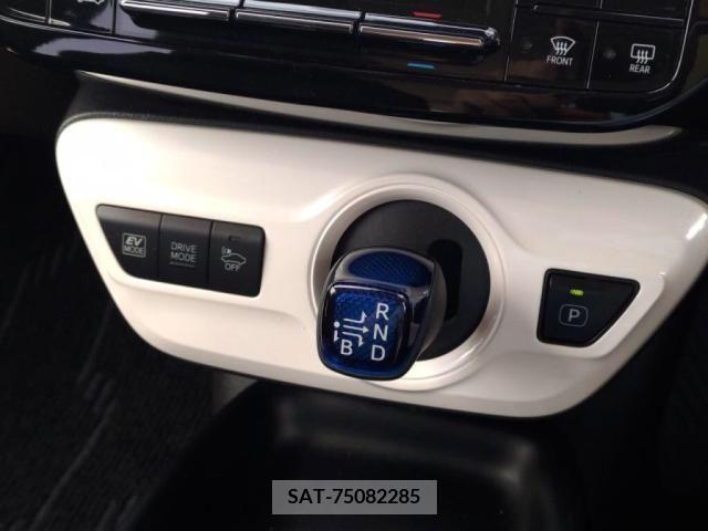 Toyota PRIUS 2017-10 366647-15