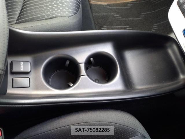 Toyota PRIUS 2017-10 366647-23