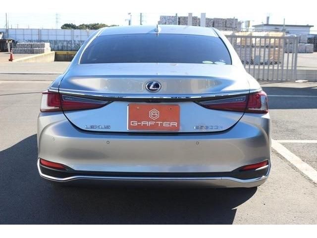 Lexus ES 2019-05 187117-3
