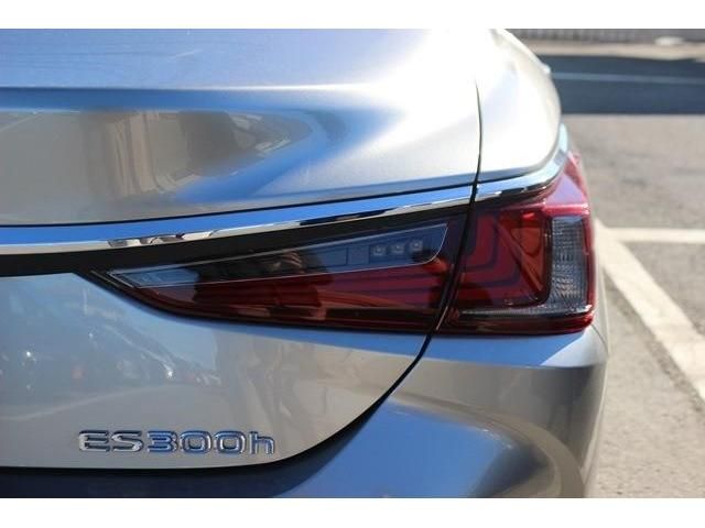 Lexus ES 2019-05 187117-5