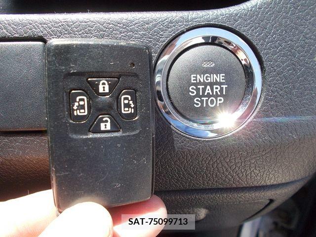 Toyota VOXY 2012-12 321338-12