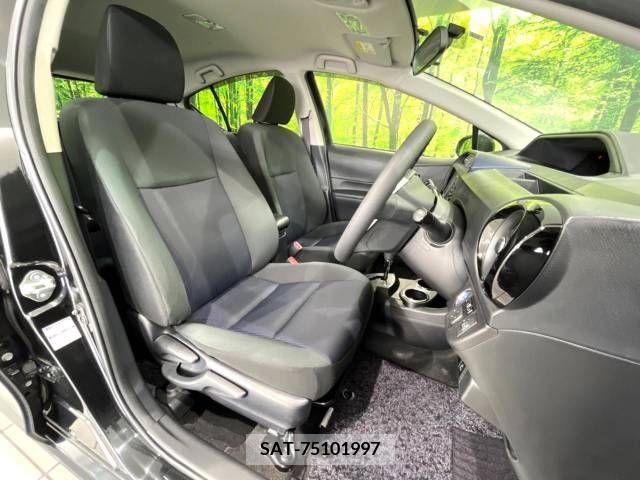 Toyota AQUA 2015-12 329082-8