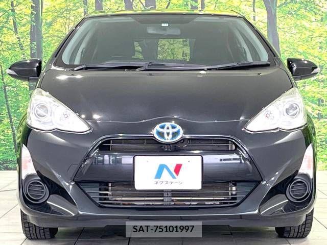 Toyota AQUA 2015-12 329082-14