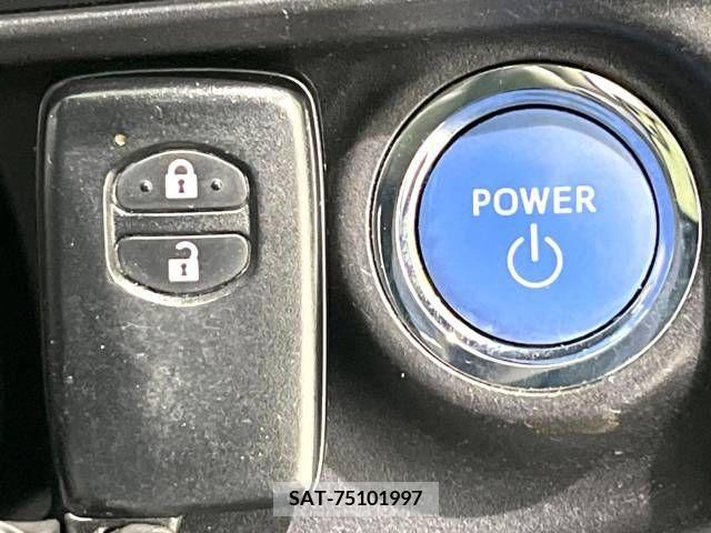 Toyota AQUA 2015-12 329082-7