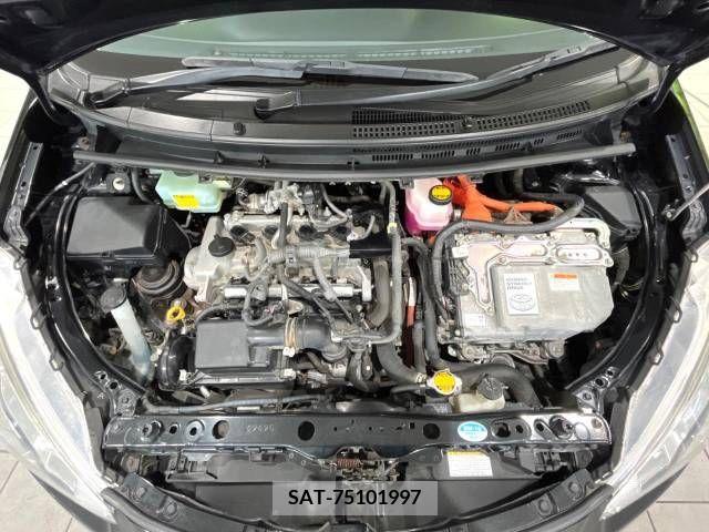 Toyota AQUA 2015-12 329082-18