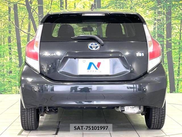 Toyota AQUA 2015-12 329082-15