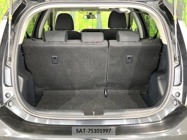 Toyota AQUA 2015-12 329082-10