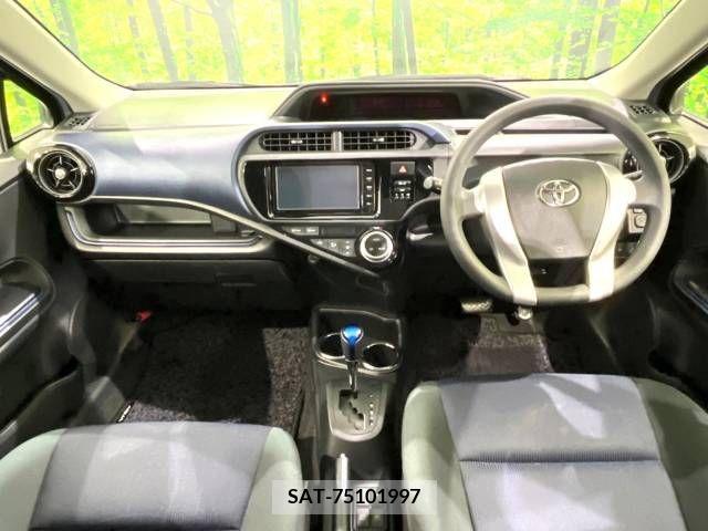Toyota AQUA 2015-12 329082-1