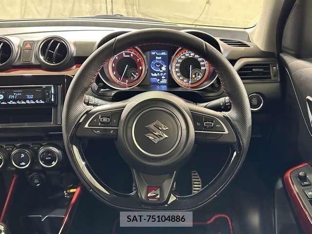 Suzuki SWIFT 2018-06 330355-9
