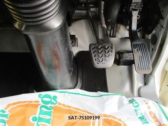 Hino DUTRO 2017-09 351102-12