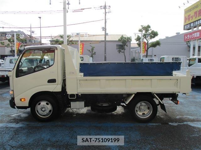 Hino DUTRO 2017-09 351102-3