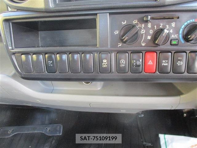 Hino DUTRO 2017-09 351102-26