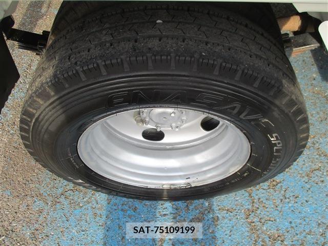 Hino DUTRO 2017-09 351102-18